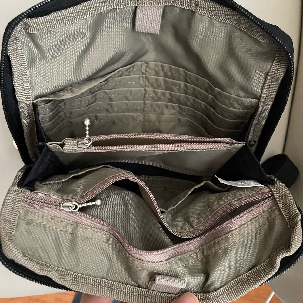 Baggallini Black Crossbody/Belt Bag - Picture 3 of 9